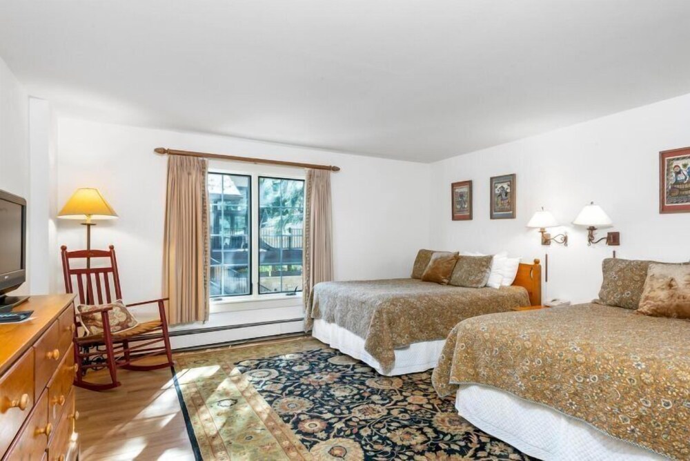 2 Bedroom Mountain Condo in Vail Village at Gondola One