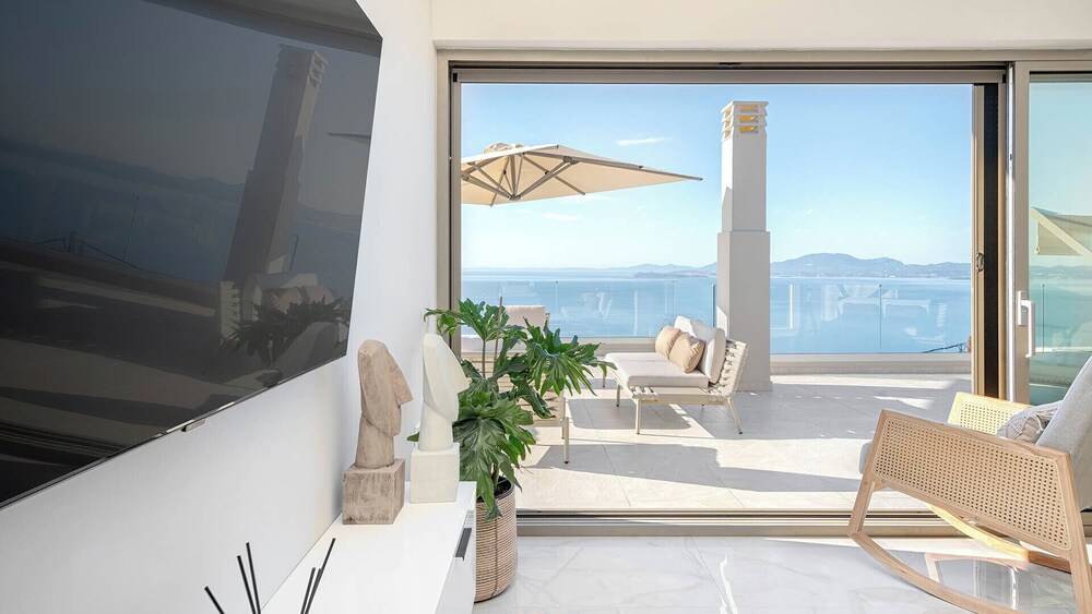 Sea n Sky by WhiteDream Villas