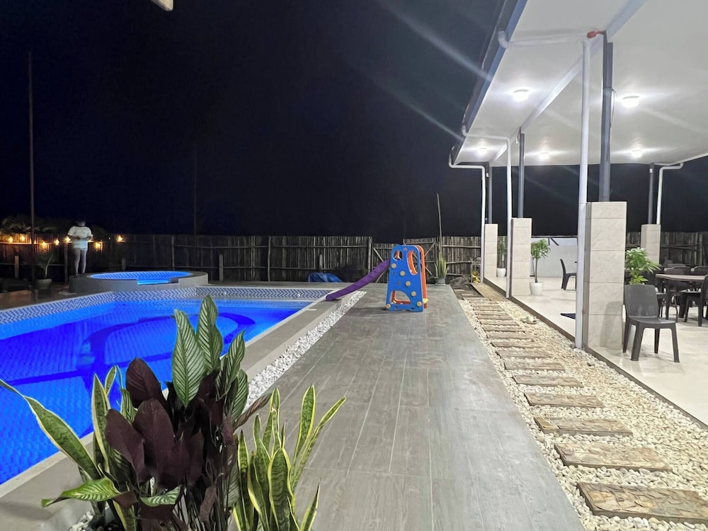 Serene Farmhouse Retreat in Alfonso, Cavite - Perfect for Family Getaways