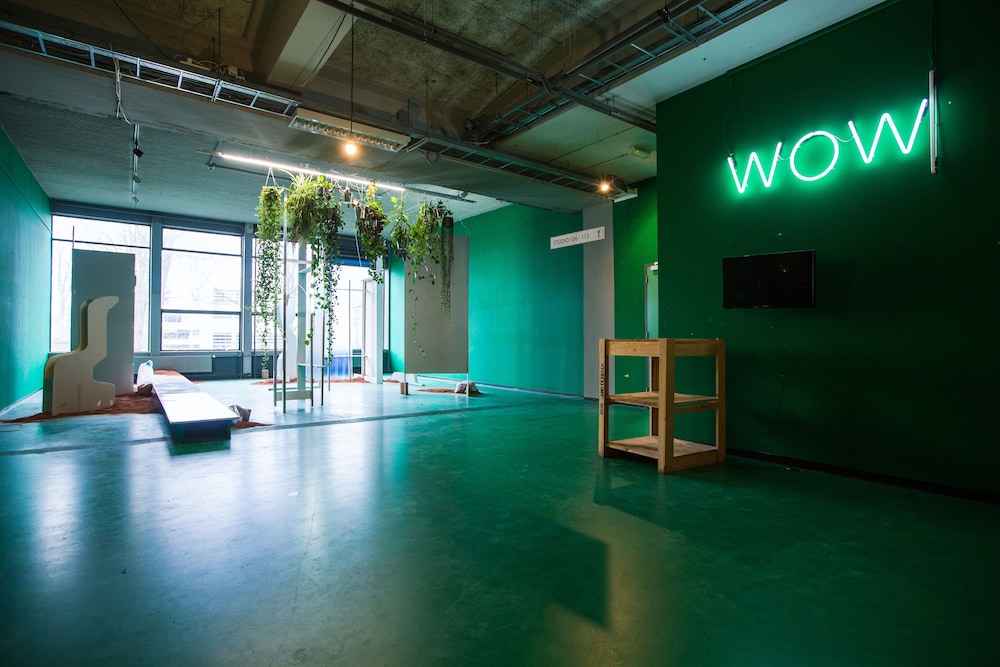 WOW Hostel Amsterdam
