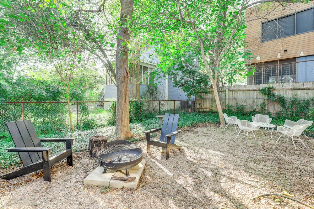 4 Mi to Dtwn: Tranquil Retreat in Austin!