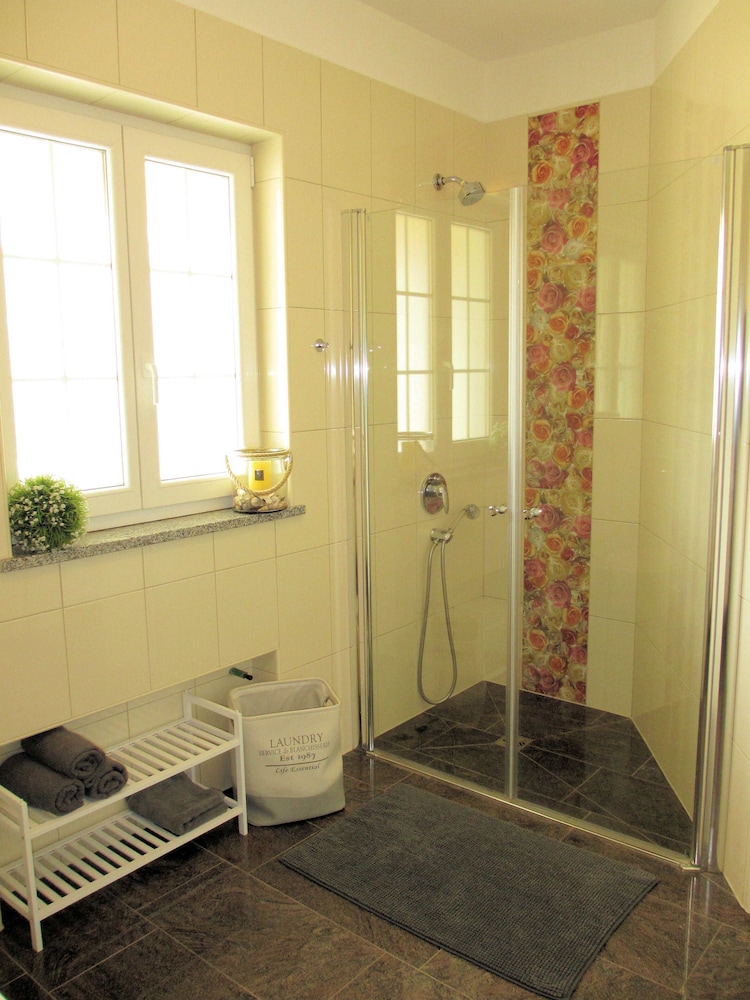 Holiday House with Pool Villa Seabird