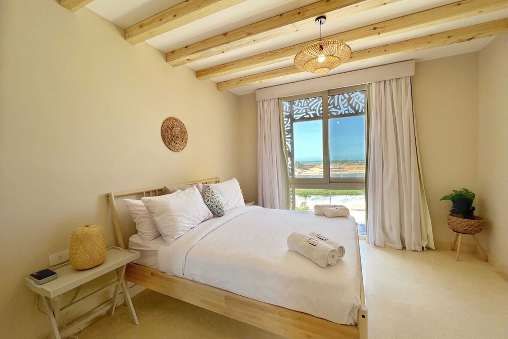 Xuru Stays I Sparky & Summery 2 BDR @ Mangroovy Free Beach & Pool Access