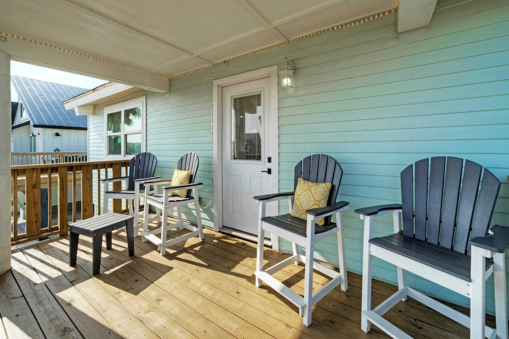 Seaglass Landing Private Pool, Cabana, & Near Port Aransas Beaches