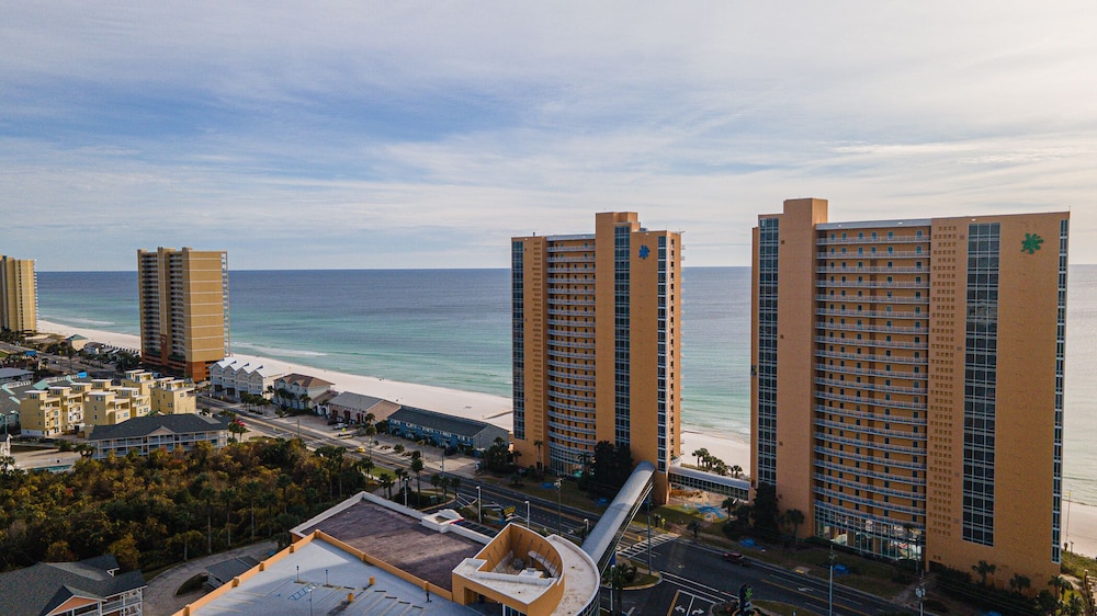 Beachfront Haven 2 BDR Kid-friendly Resort! view 4
