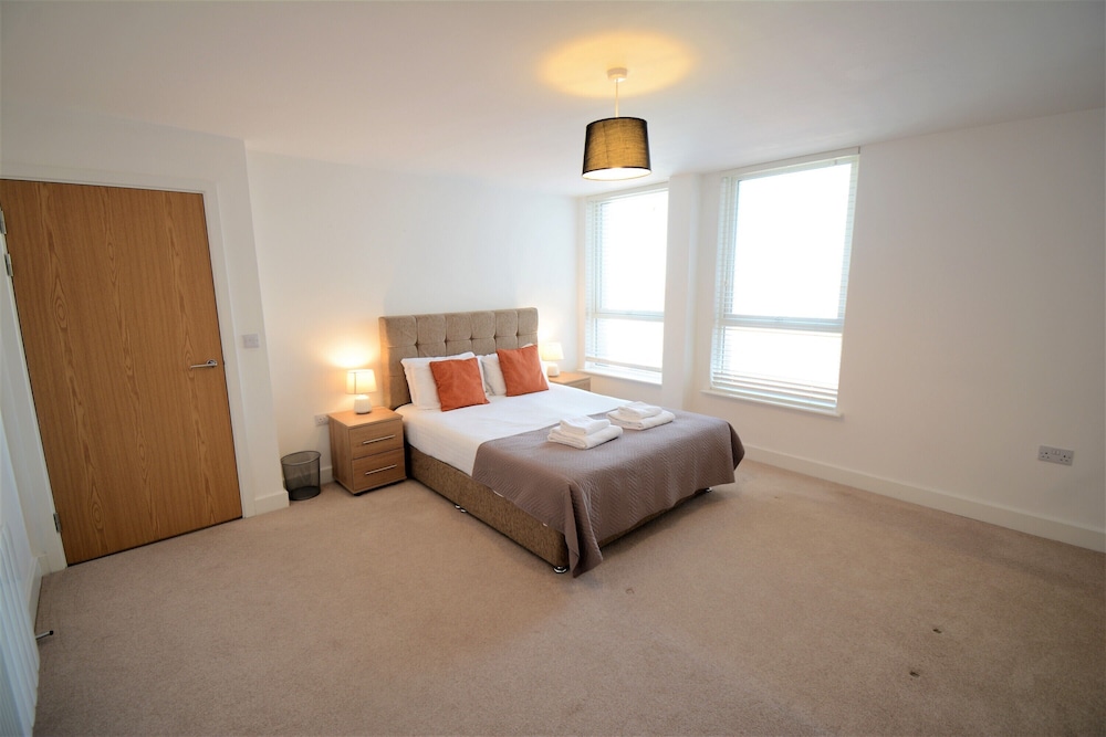 Kennet House Superior Serviced Apartment