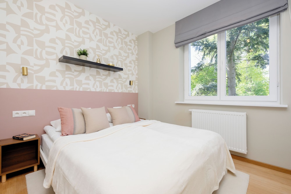 Bałuckiego Apartment Warsaw by Renters view 3
