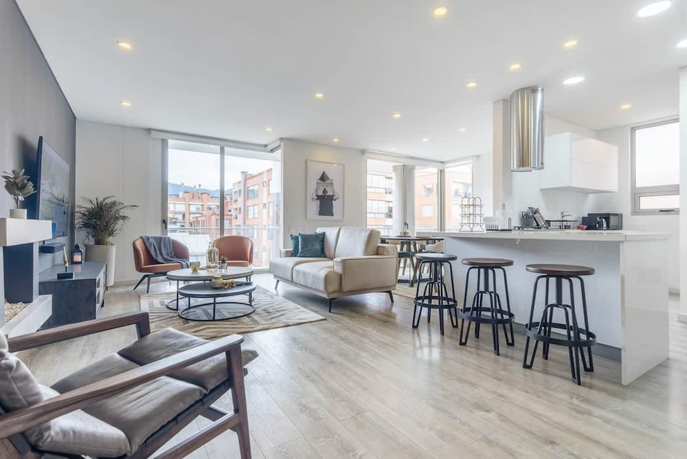 Magnificent 3 BR in Usaqu n