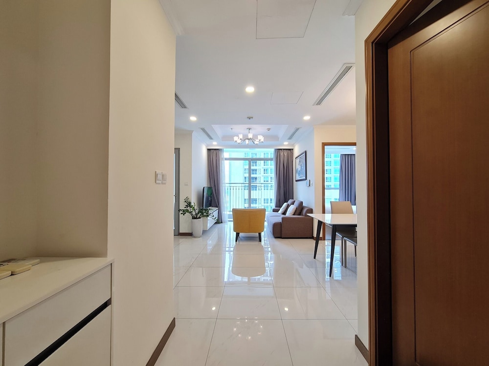 The Aquamarine Landmark Suites - Poolside Access at L4B