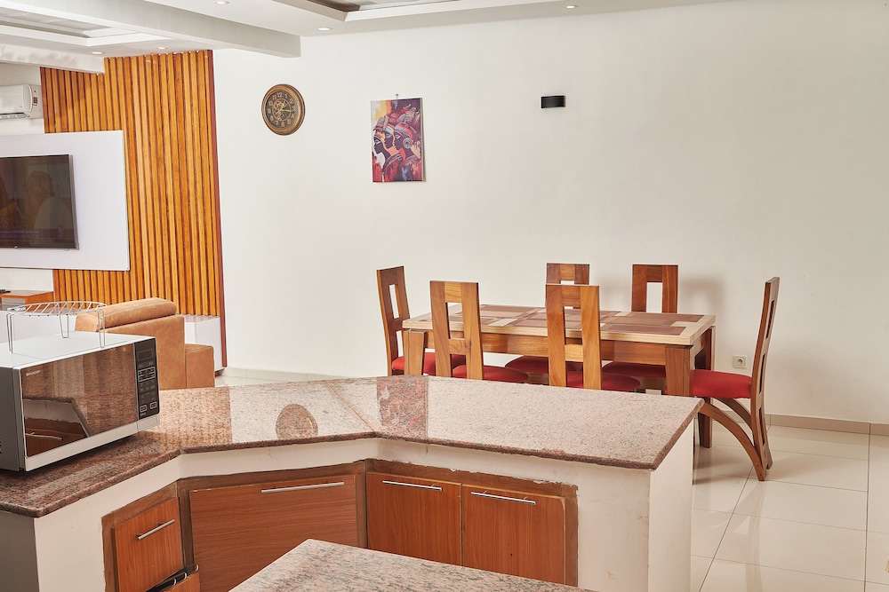 Luxe Guest House