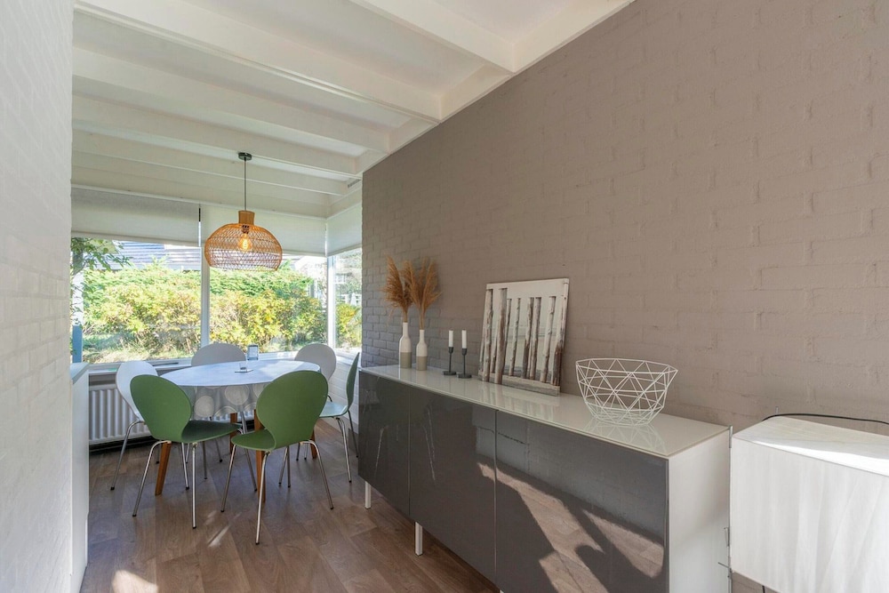 Bungalow in Sint Maartenszee Near Beach