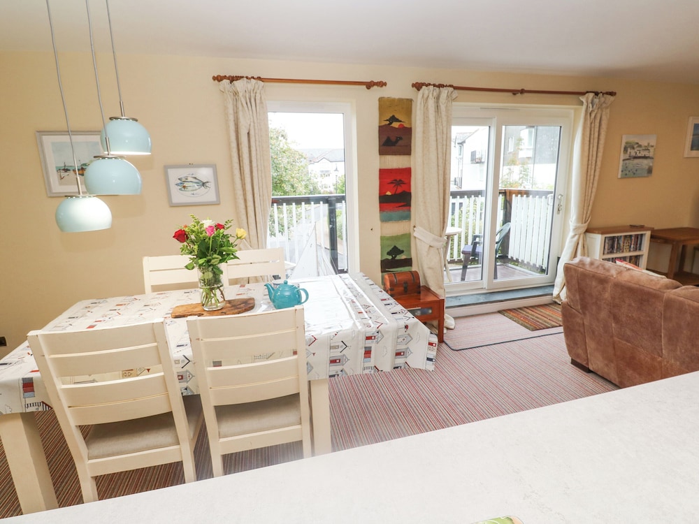 5 Tregenna Court