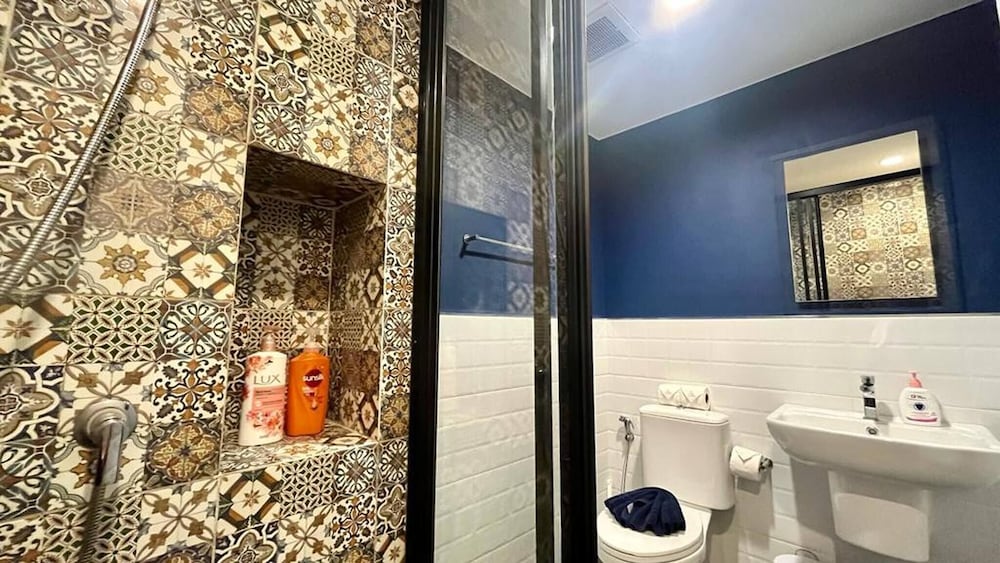 The Base - New Studio Great Location, Shared Pool