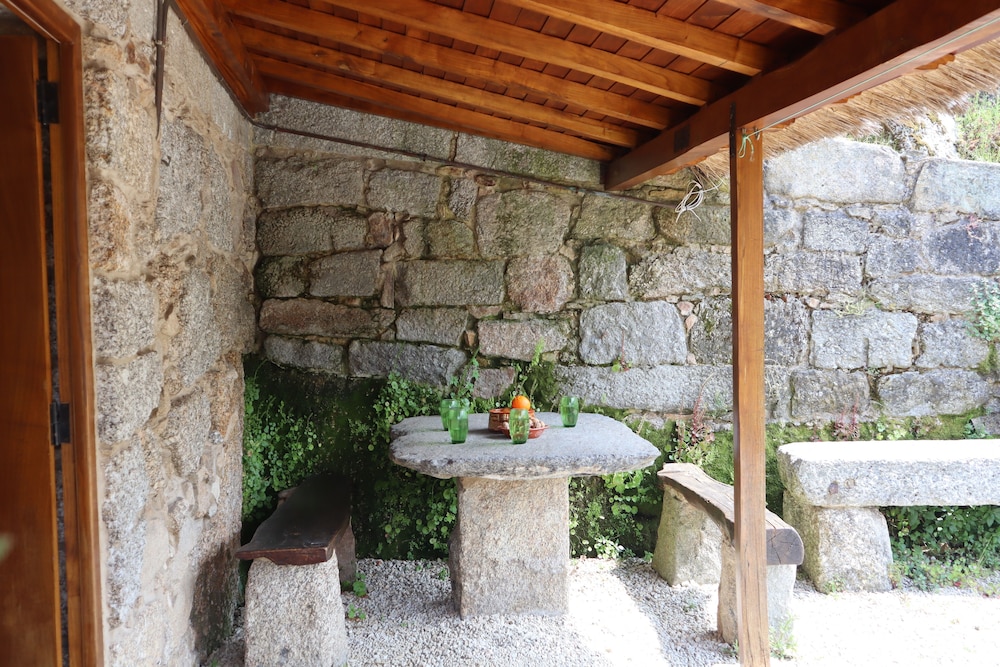Comfortable Rural Cottage in Ancient Village in the Douro Region view 2