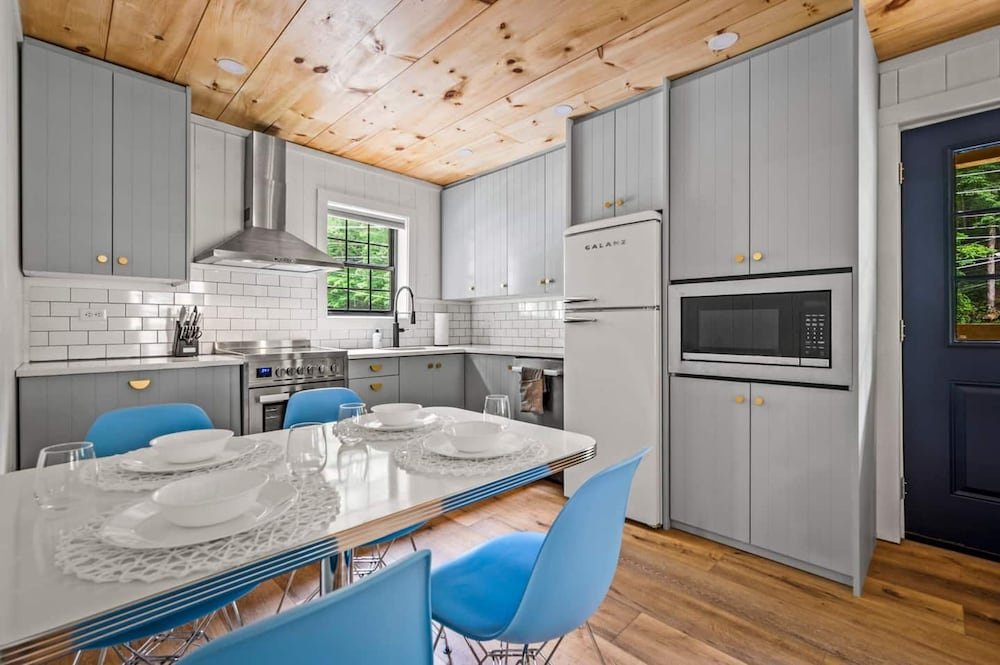 Group Getaway Modern Cabins Sleep 16 Gatlinburg