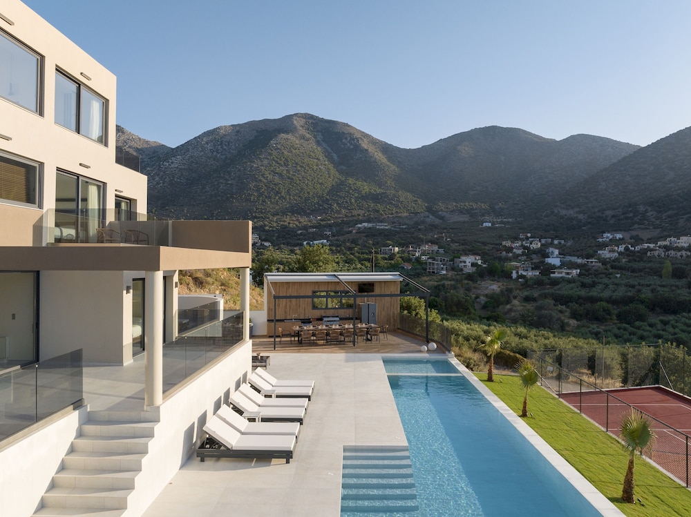 Luxurious Villa Dias With Tennis Court by Estia