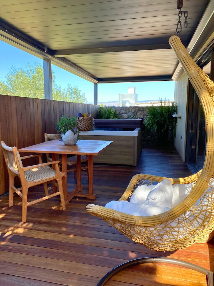 Anthemion Suites & Villas
