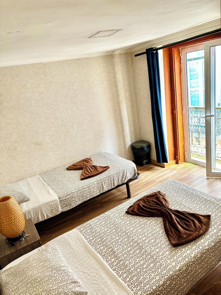 Room-7lisbon Downtown Private Bedroom Wi