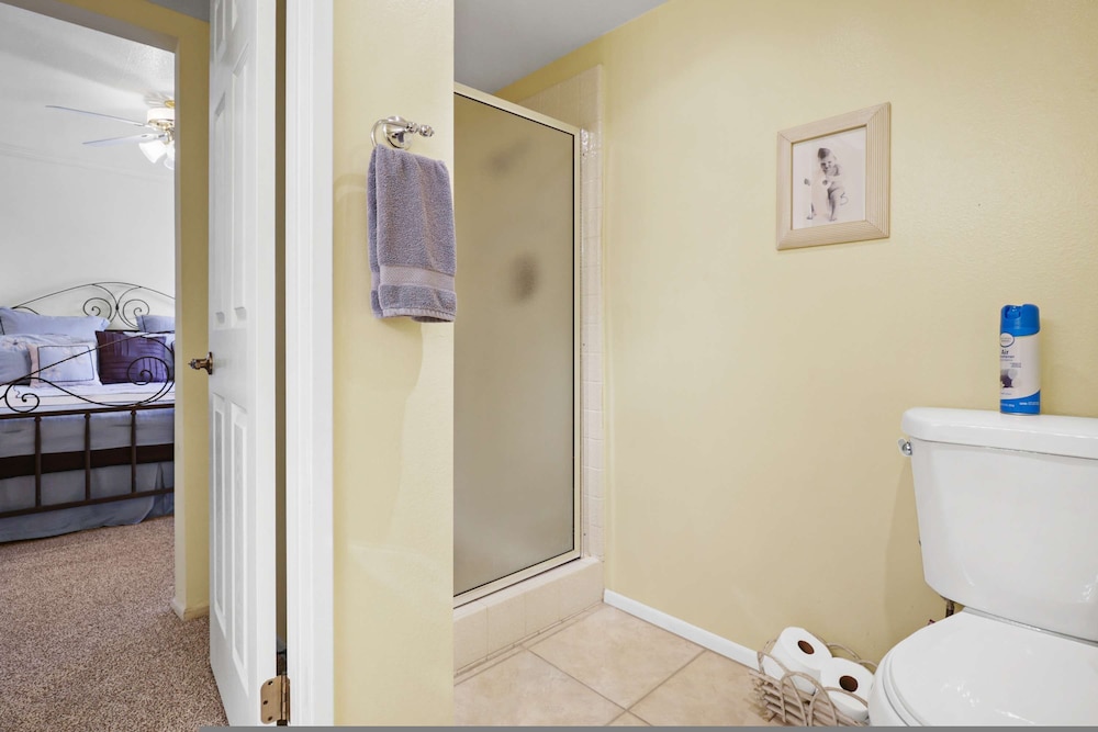 2BR 2BA Charming Cathedral City Condo With Territorial Views