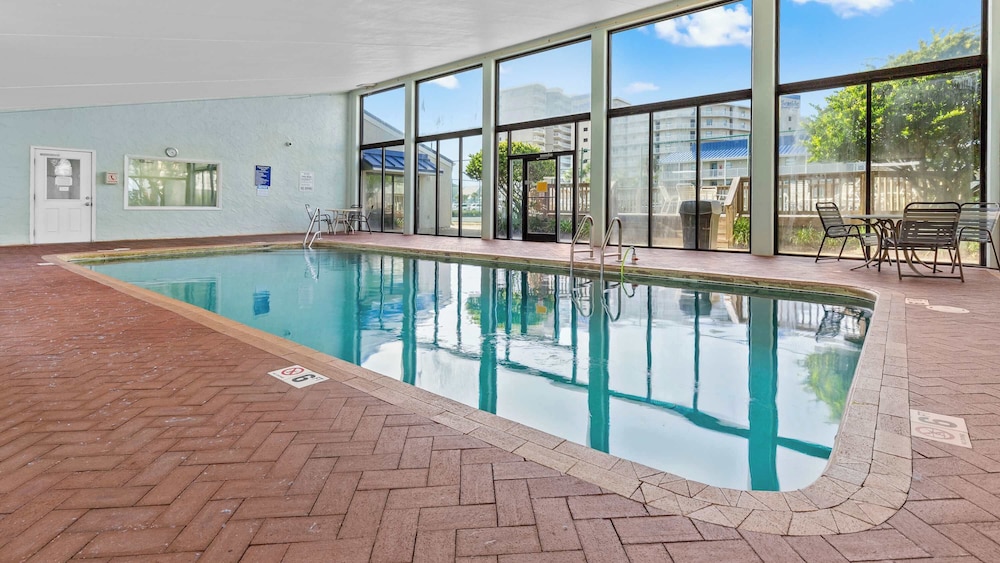 Seaside Beach & Racquet Club 1115