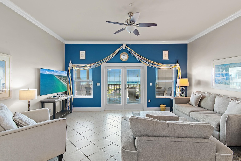 Pavilion Palms 204c