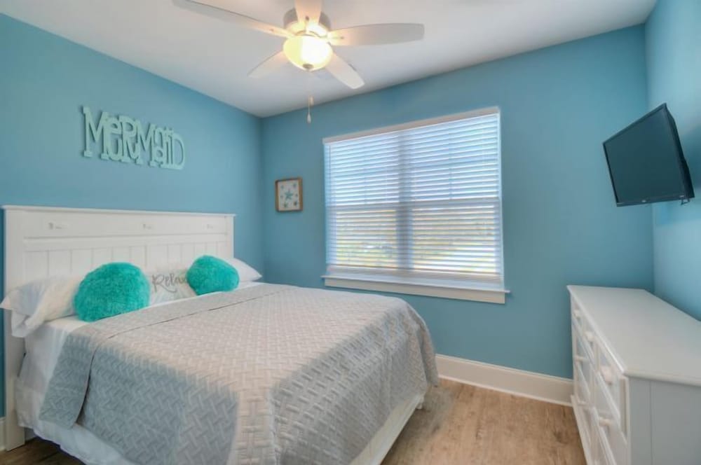 Baileys Blue Ocean View