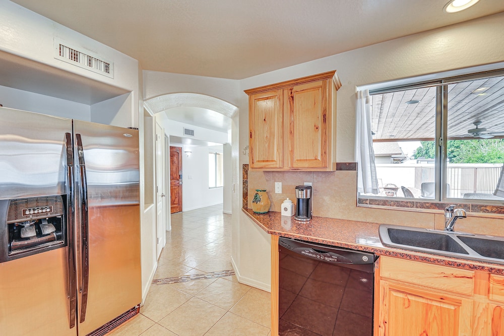 Charming Home w/ Pool - Near Mesa Arts Center! - Property Image 19