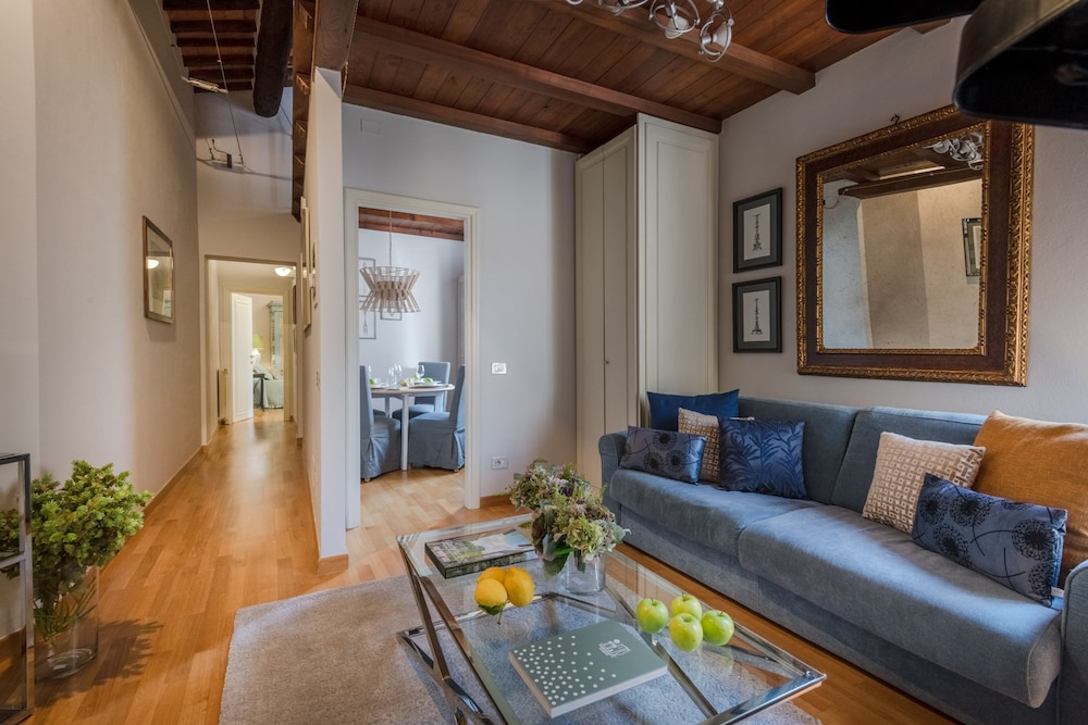 Castruccio s Heritage Haven
