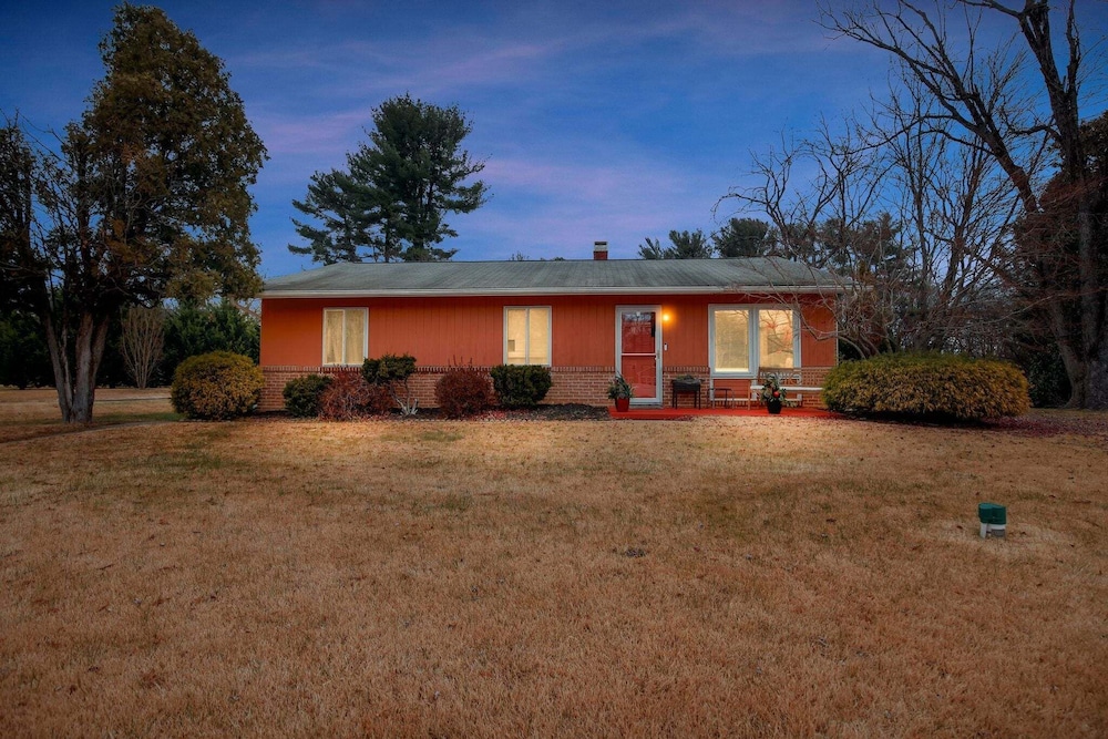 Elegant Home With Game Room Near Bwi 3 Bedroom Home
