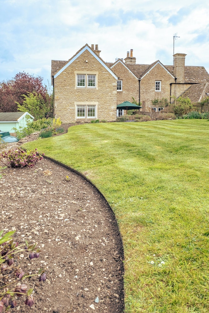 Herdsman's Cottage - 3BD in Wiltshire