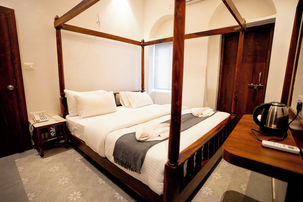 SHIVA KASHI HOTEL