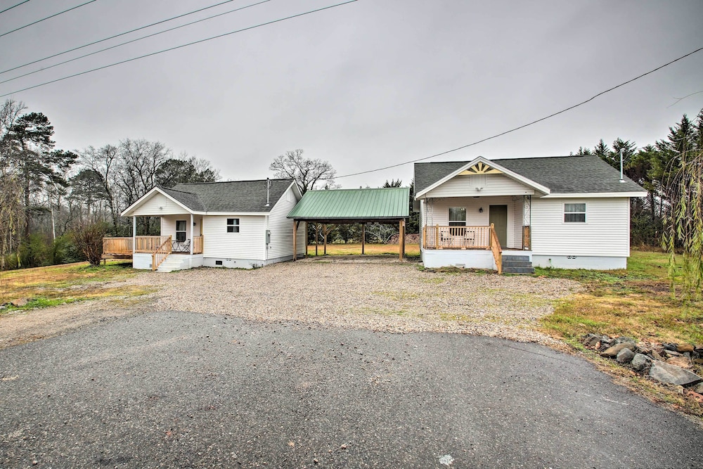 Bright Cabin w/ Spacious Deck and Fire Pit! view 4