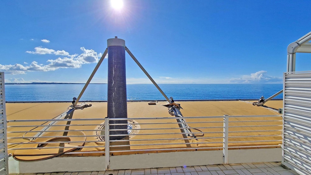 Penthouse Le Vele Sea View 2 Sleeps Air-conditioned