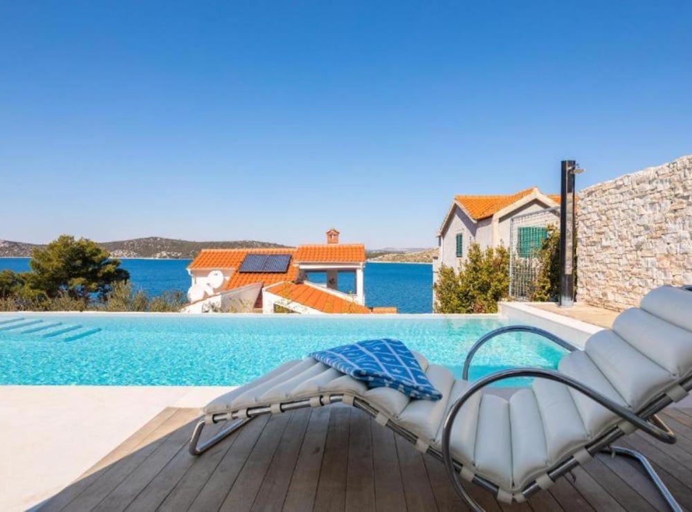 Modern Villa With Pool Nancy