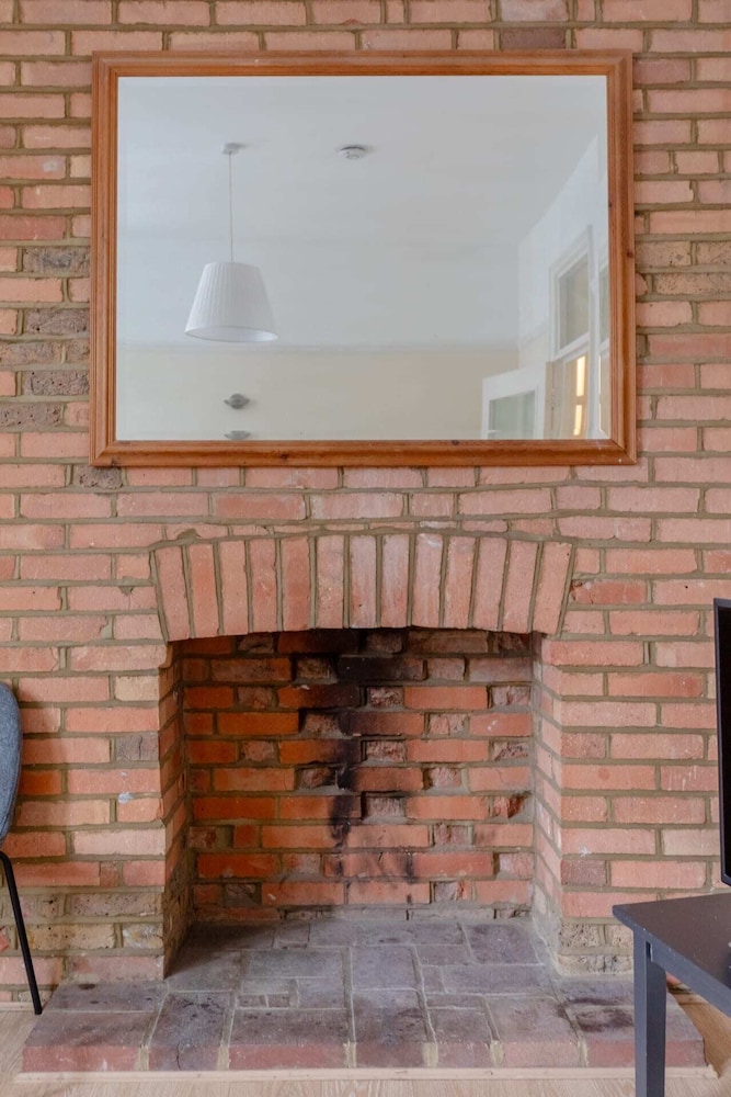 Roomy 3BD by Hampstead Heath!