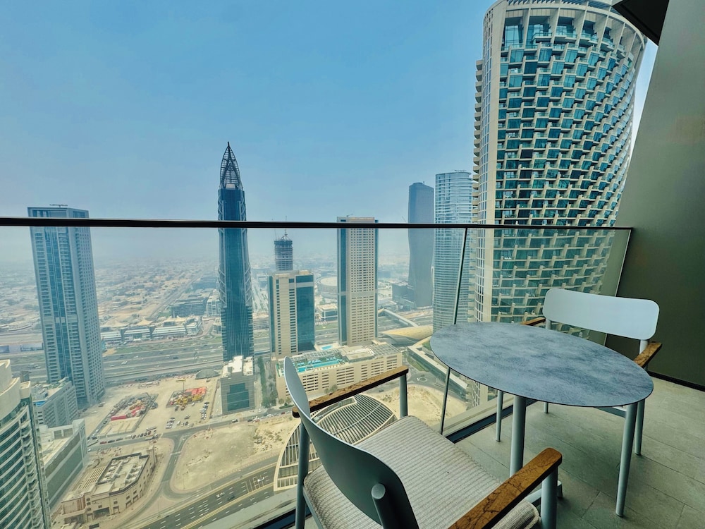 Venduras -Majestic Luxe 2BR Address Opera