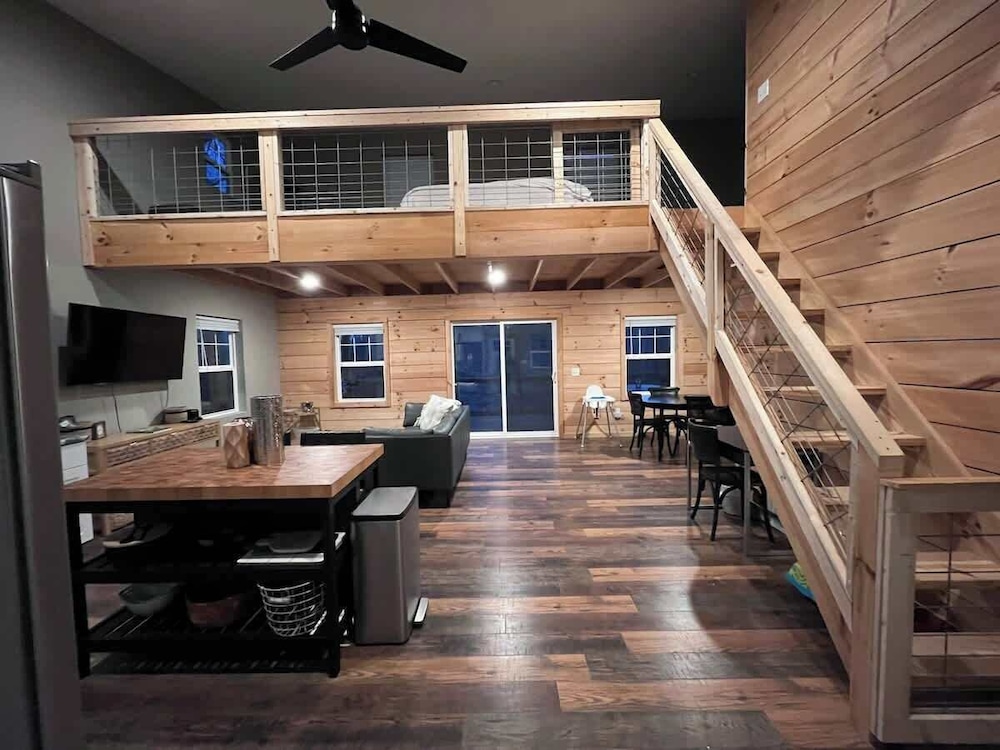 The Treetop Retreat Family Getaway in Scenic Hocking Hills