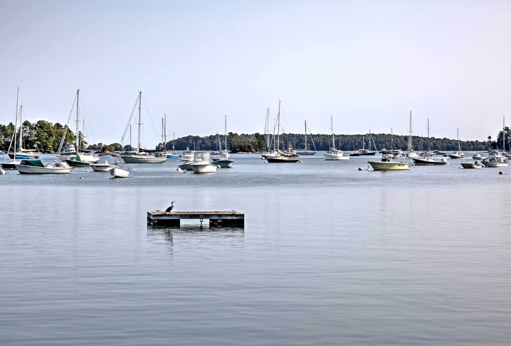 'heron Cottage' on Casco Bay w/ Deck & Boat Dock!