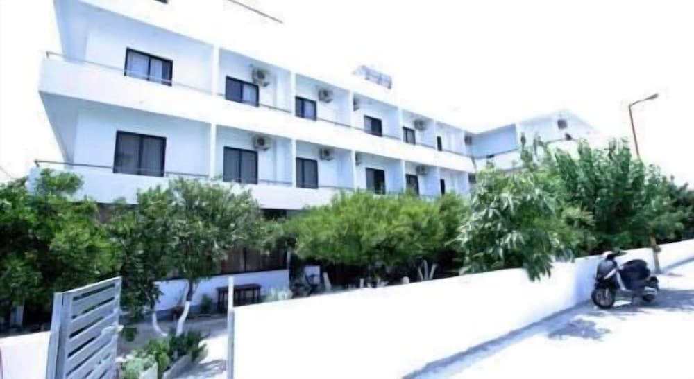 Hotel Platon Hotel - Image 1