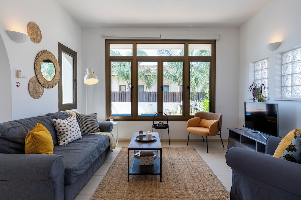 Lumina 2-BR Villa and Pool in Ayia Napa