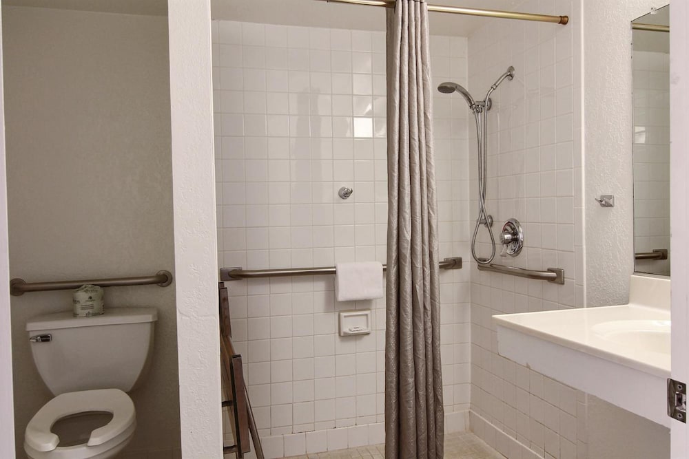 Park Inn by Radisson, Fargo West Acres