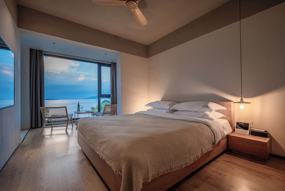 CLOUD RETREAT