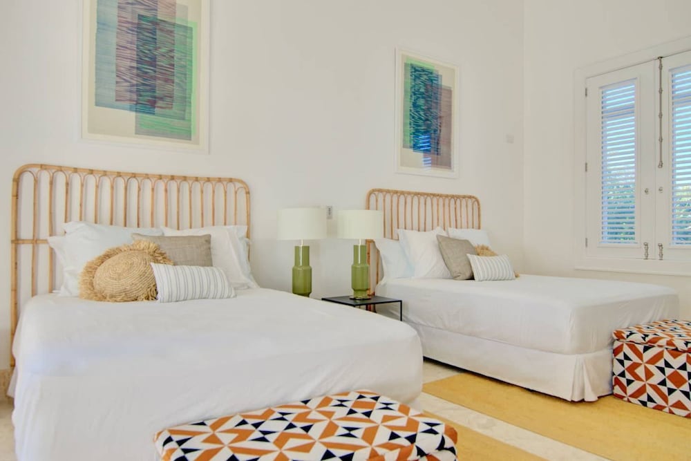 Villa Alta Gracia w Private Pool Designer Decor