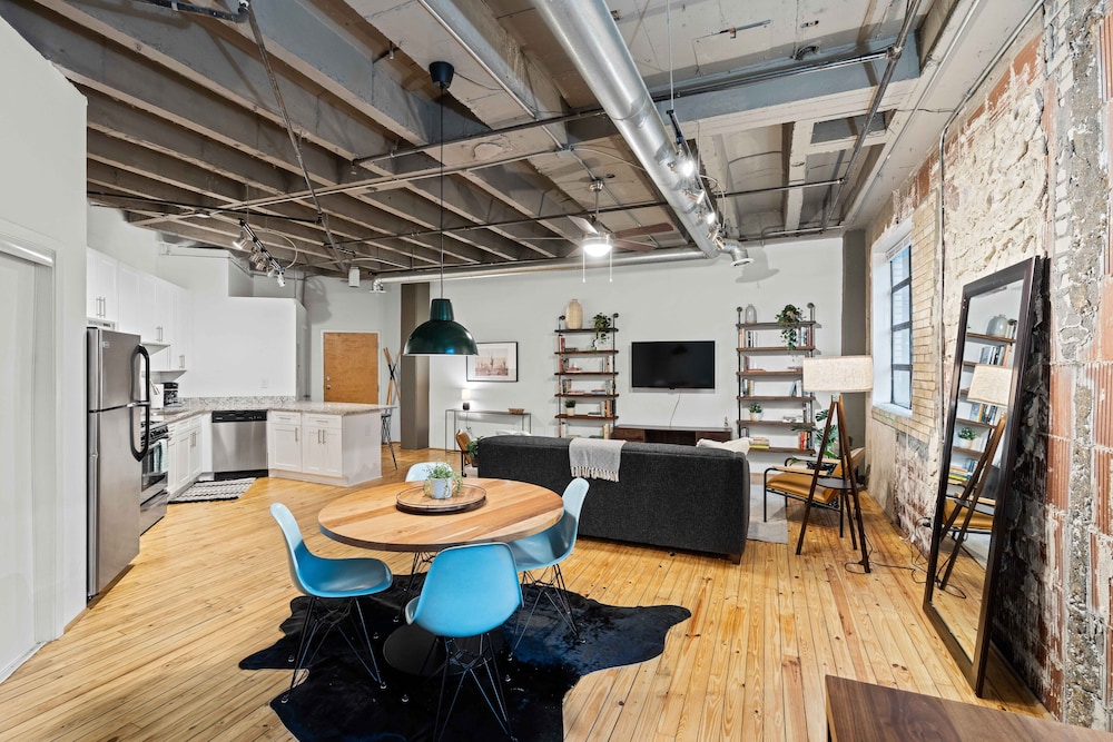 900 Lofts view 3