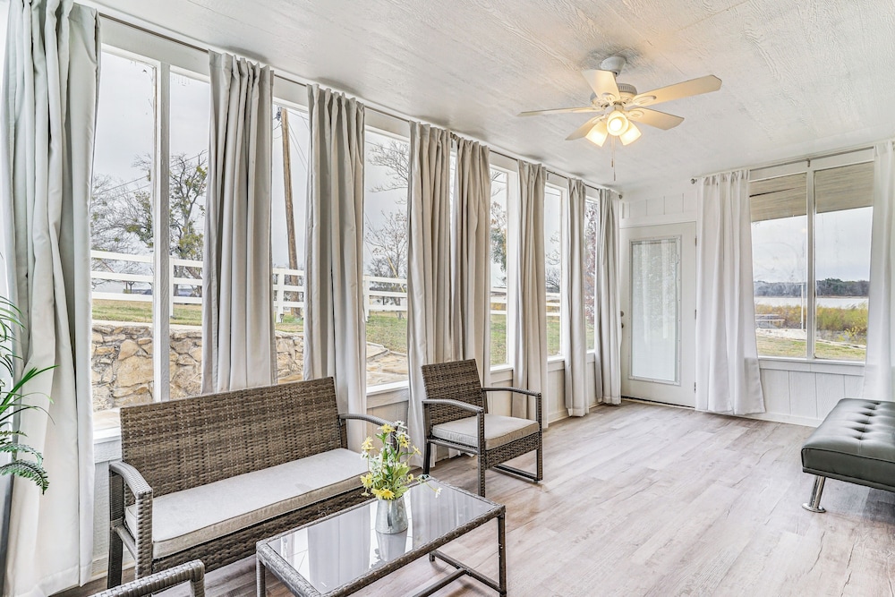 Lakefront Runaway Bay Retreat w/ Private Dock