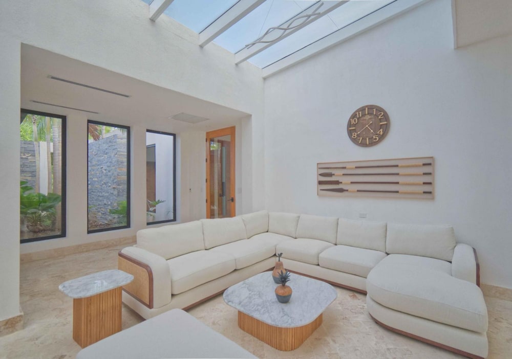 Modern Villa With Full Service Staff Close to Beach and Golf view 5