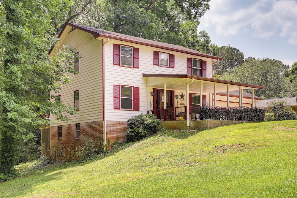 Group Getaway: Spacious Home in Stone Mountain!