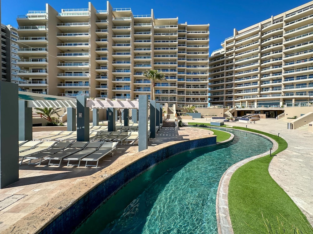 Has it all Beachfront Retreat With Stunning Views
