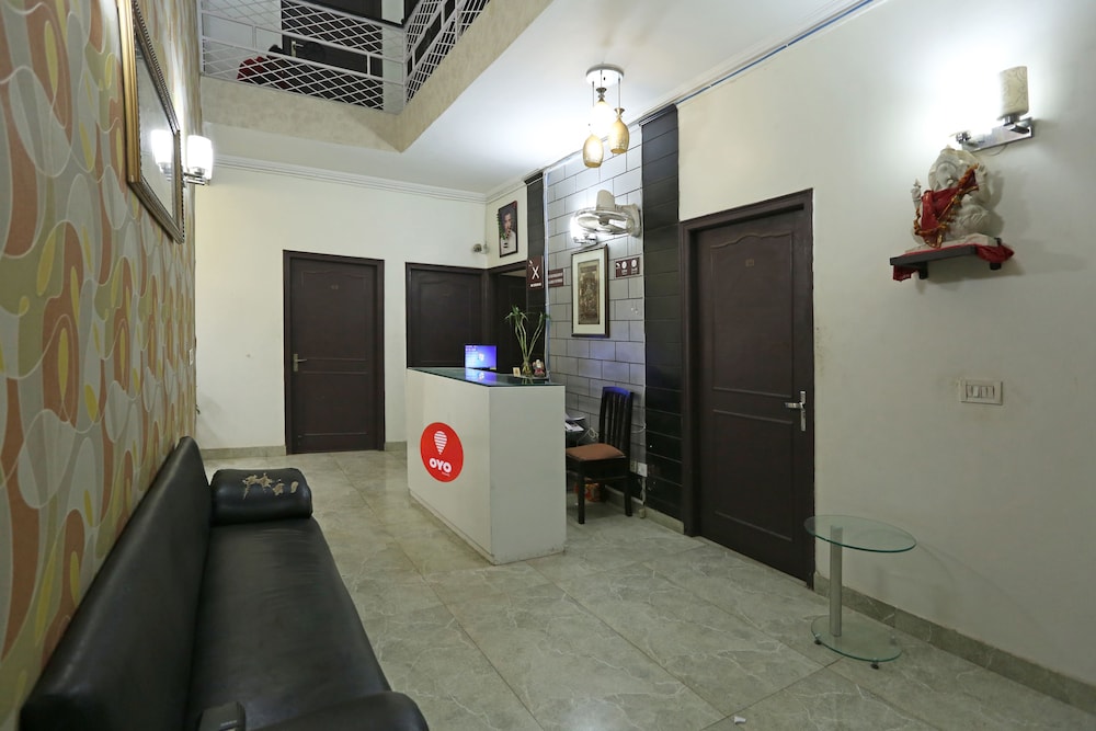 Lobby & Reception