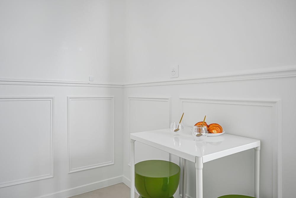 JIJI Suites